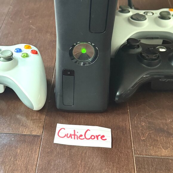 Xbox 360 Slim 250GB Console Bundle + 2 Wireless Controllers + Accessories TESTED - Picture 9 of 10